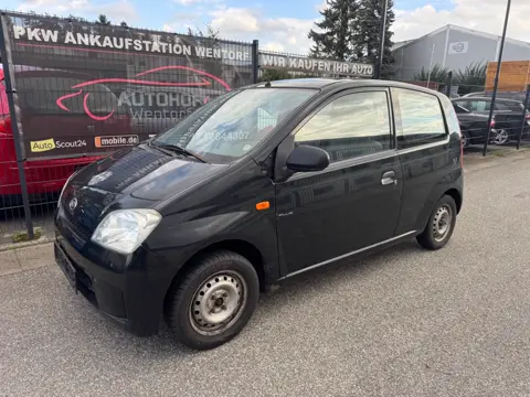 Daihatsu Cuore, Kleinwagen in Schwarz