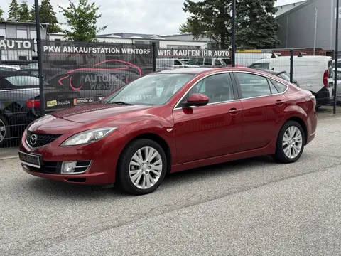 Mazda 6, Limousine in Rot