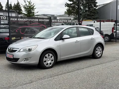 Opel Astra, Limousine in Silber