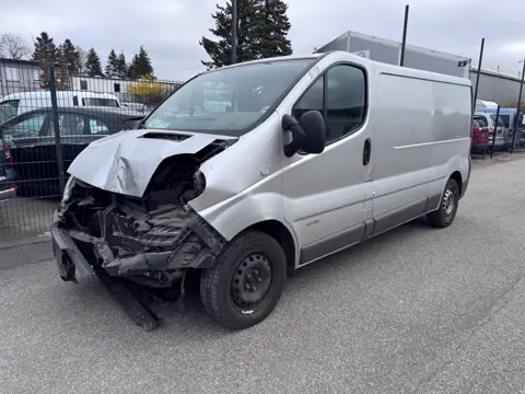 Renault Trafic, Van in Silber